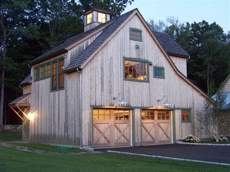 saltbox garage with apartment